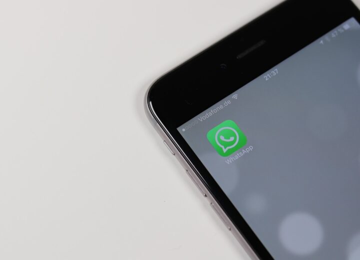 Screenshot of WhatsApp app on iOS device showing new ephemeral messaging feature